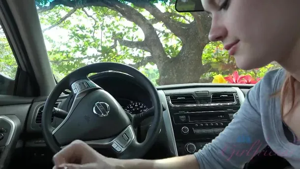 Жена дрочит мужу в машине (908 видео)