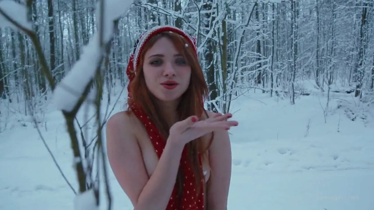 Секс зимой на снегу: 9 русских видео