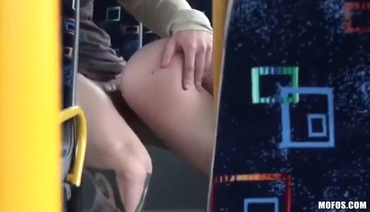Порно скрытая камера в автобусе